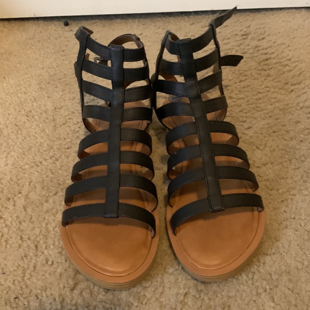 Sandals - Picture 2 of 3